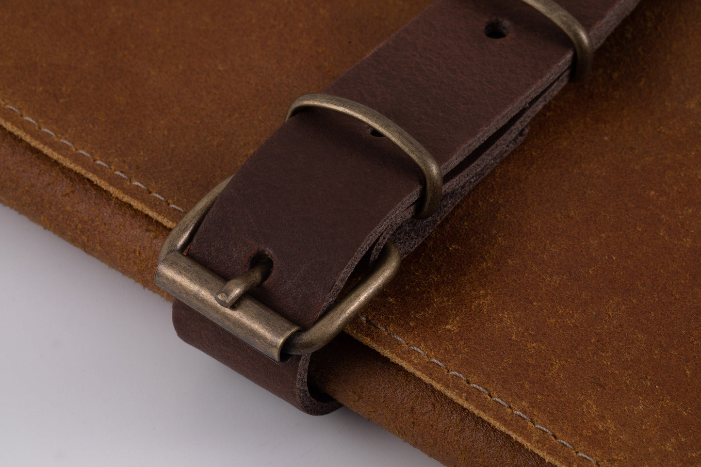 VINTAGE LEATHER AMBER KNIFE ROLL - 7 POCKET